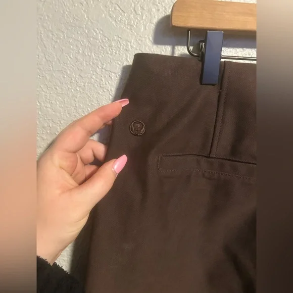 Lululemon Utilitech Relaxed-Fit Mid-Rise Trouser - Picture 10 of 16